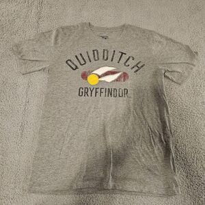 Wizarding World of Harry Potter Universal Quidditch Gryffindor Shirt Men's XL